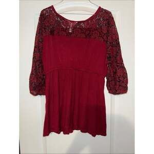 Three Seasons Maternity Burgundy Lace Yoke and Sleeve Tunic